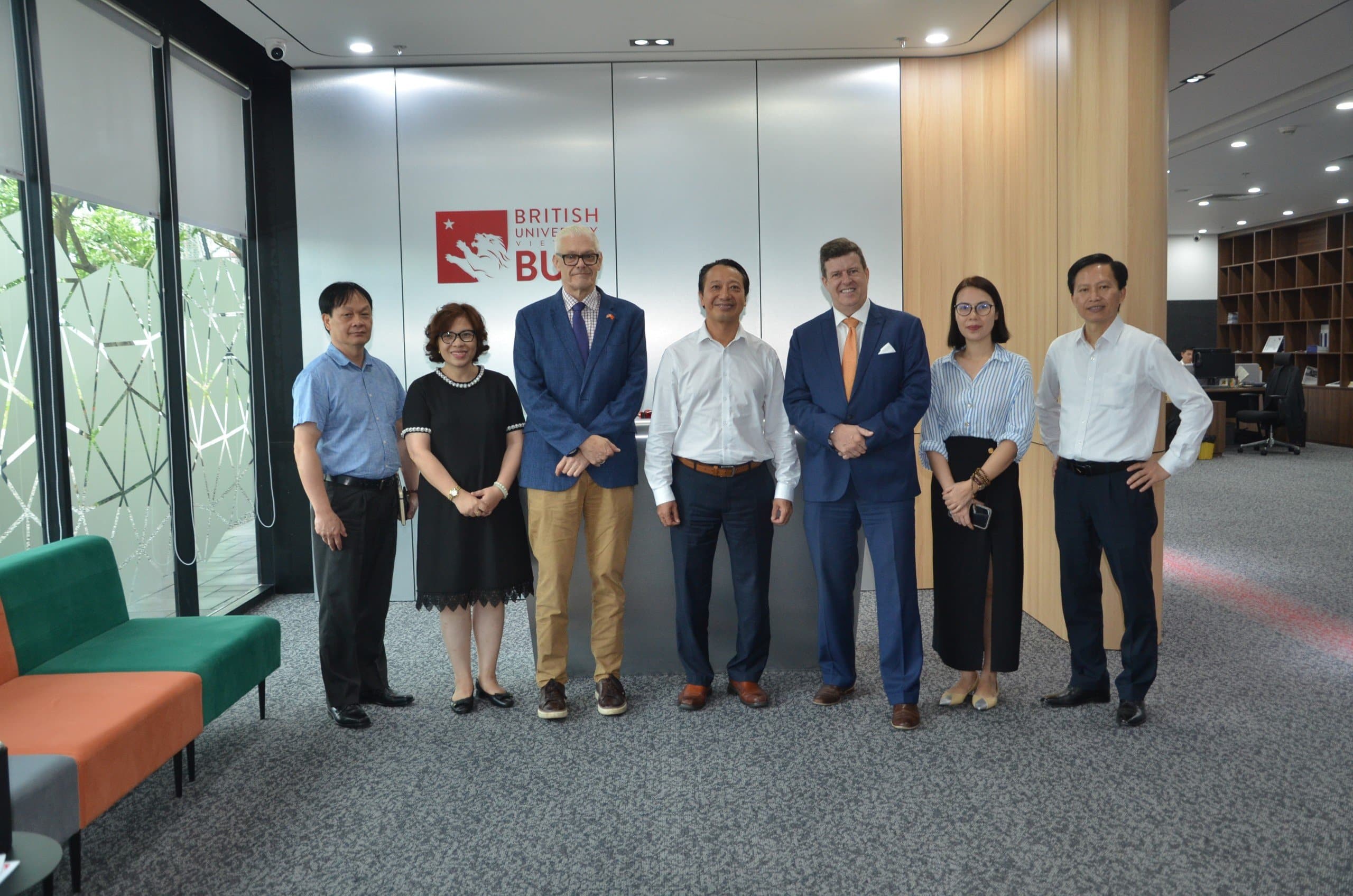 British University Vietnam works with Vietnam Chamber of Commerce and Industry to enhance business competitiveness in Vietnam