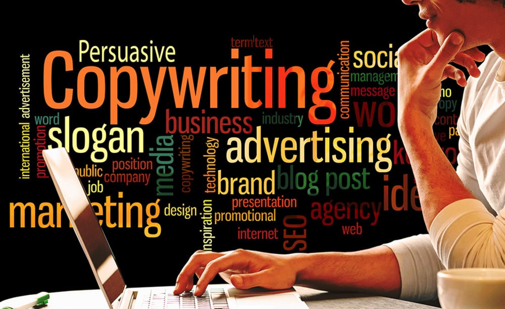 Copywriter đảm nhiệm việc biến đổi những ý tưởng về sản phẩm, dịch vụ thành ngôn từ quảng cáo hấp dẫn.