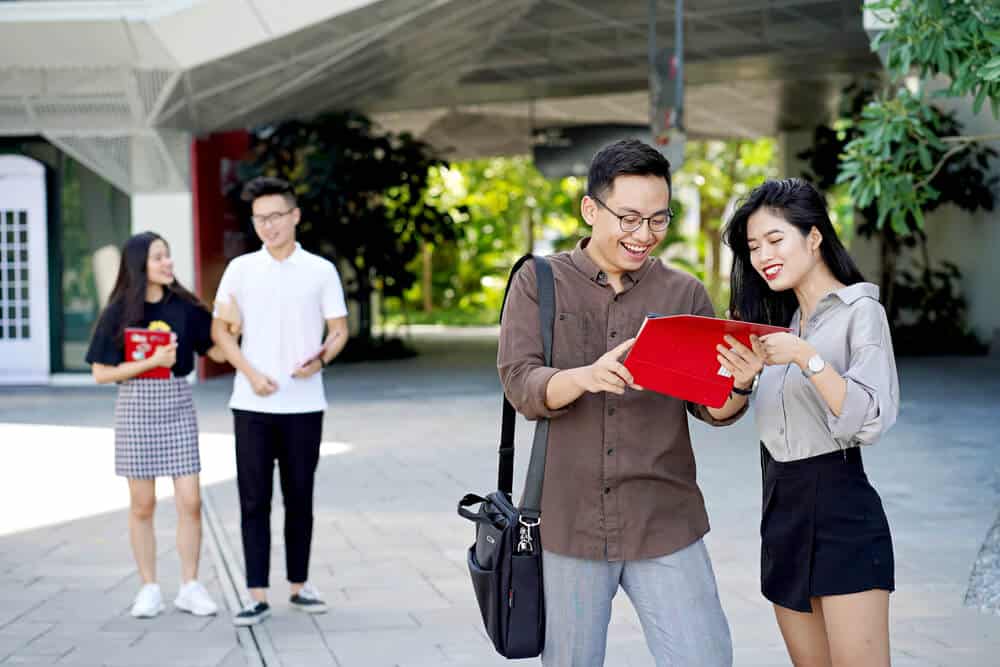 Con đường học tập và làm việc trong ngành Tài chính Ngân hàng chứa nhiều áp lực mà bạn phải đối mặt.